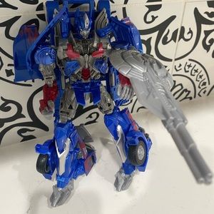 Transformers The Last Knight PREMIERE EDITION Leader Class Optimus Prime Figure